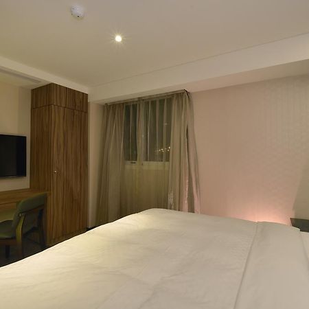 欣欣時尚旅店松山站 Hotel Taipei Exterior photo