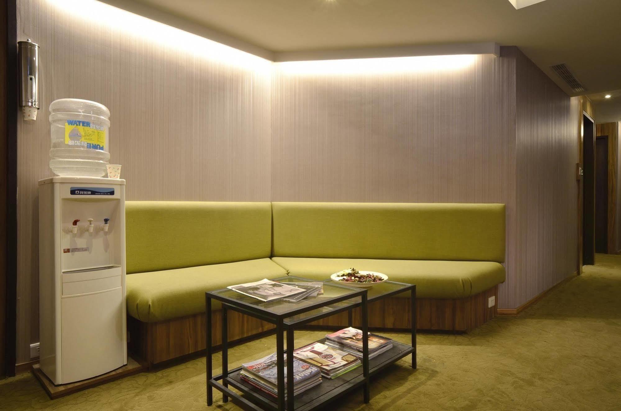 欣欣時尚旅店松山站 Hotel Taipei Exterior photo